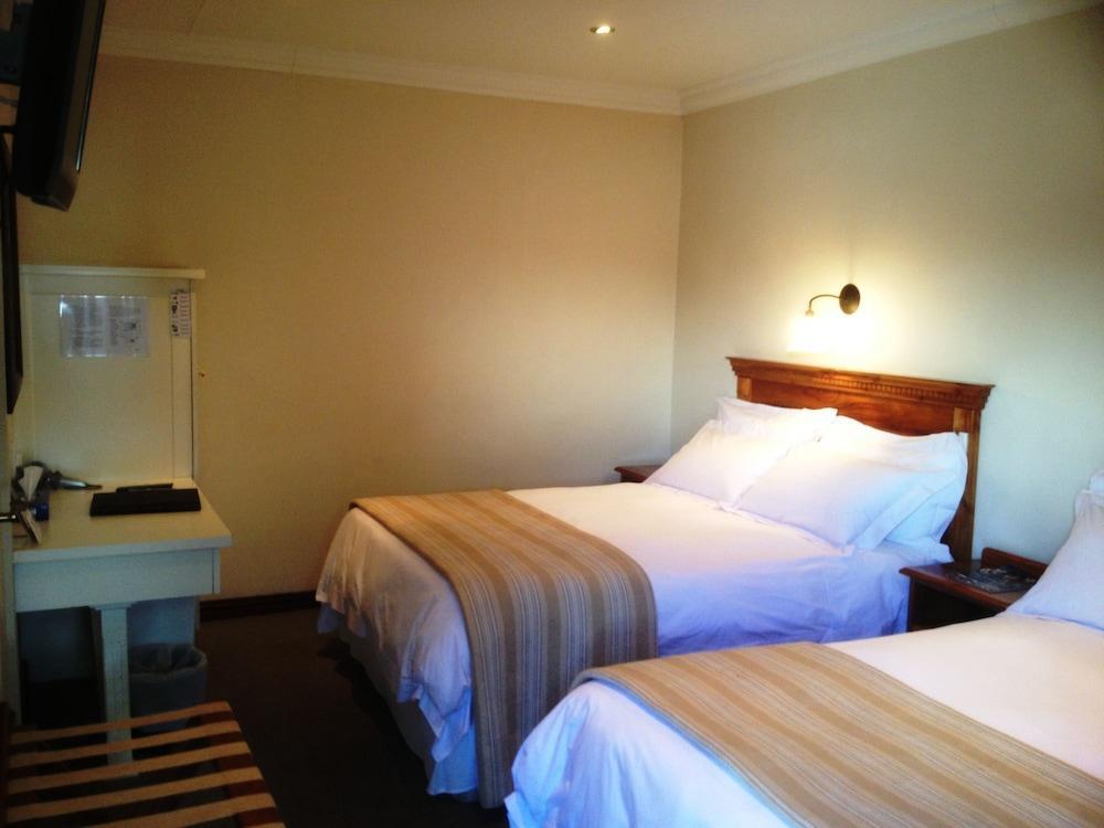 Turnberry Boutique Hotel Oudtshoorn Buitenkant foto